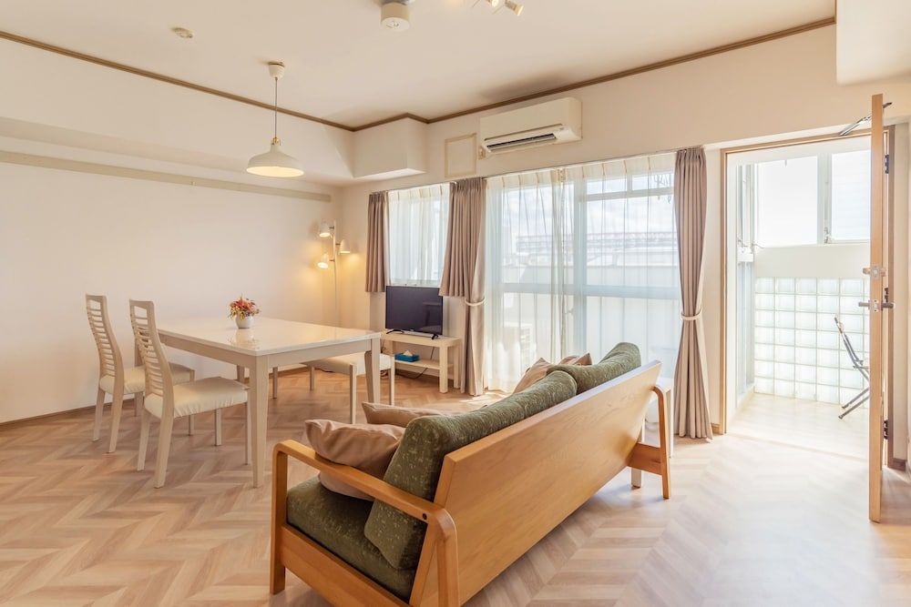 undefined Universal Bay Condominium