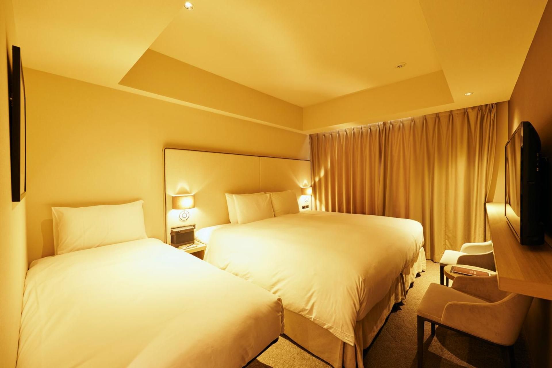 Deluxe King Room with Extra Bed