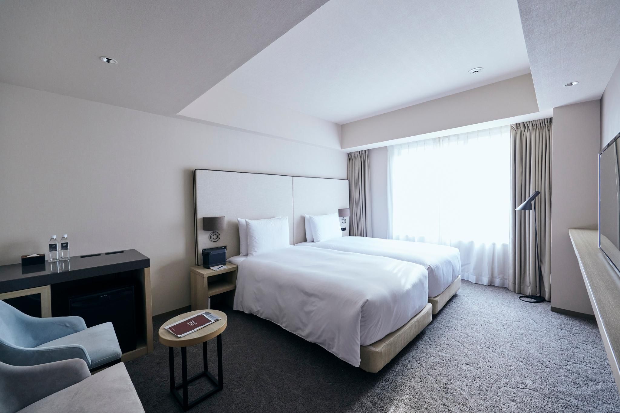 Universal Twin Room with Private Bath