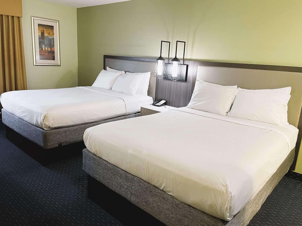 Room, 2 Queen Beds, Non Smoking