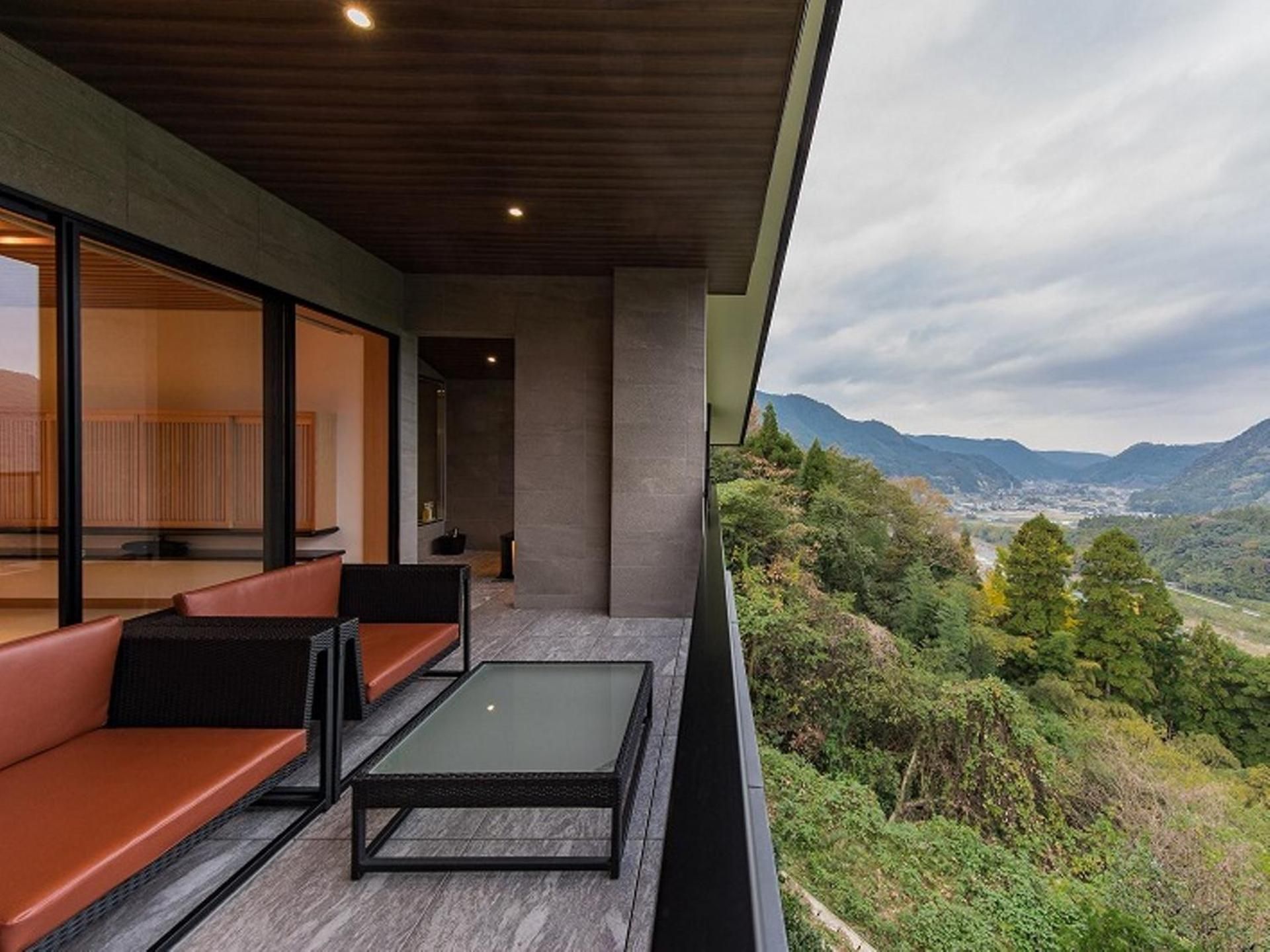 Junior Suite with Tatami Area and Private Bathroom and Open-Air Bath - Non-Smoking