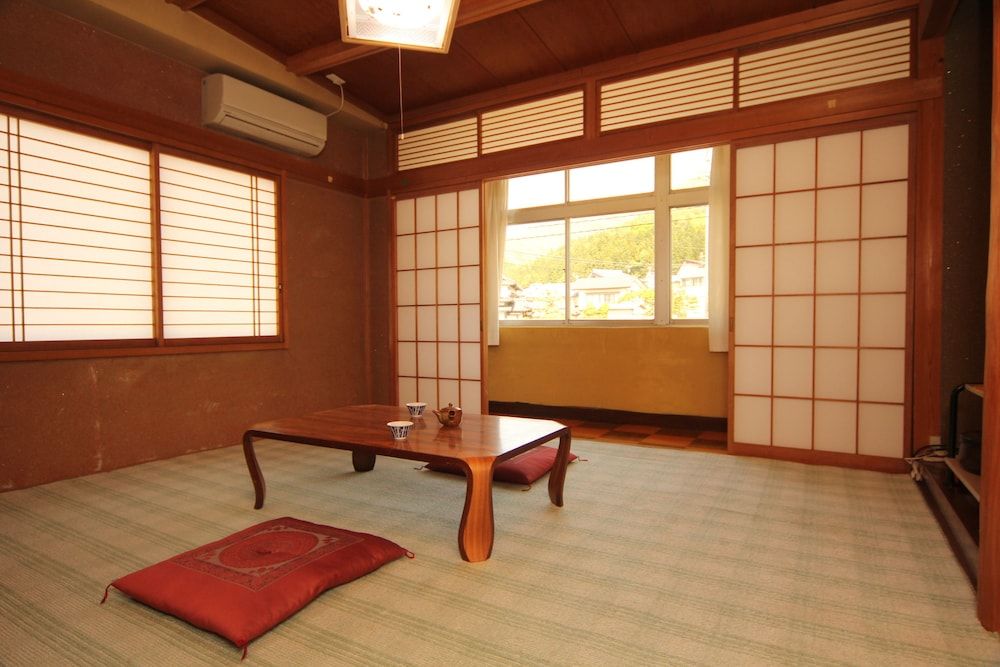 Japanese Style Room for 4 People with Shared Bath, Non Smoking