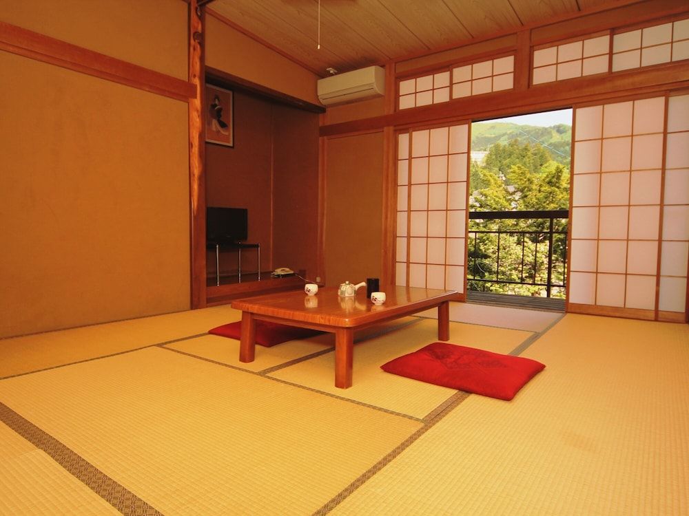 Japanese Style Room for 5 People with Shared Bath, Non Smoking
