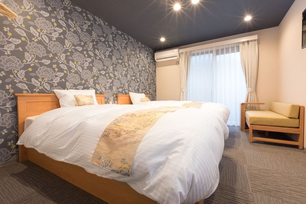 Stay SAKURA Kyoto Nijo Seasons Standard Twin Room 4