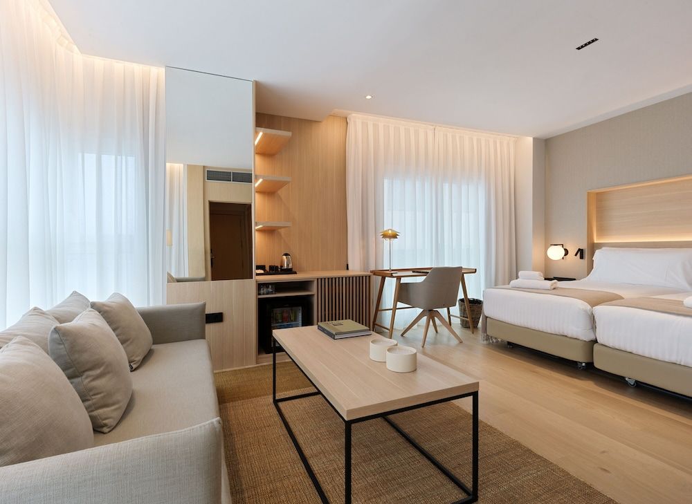 Hotel Zenit Coruña Habitación junior con 2 camas individuales y sofá cama (3 personas)