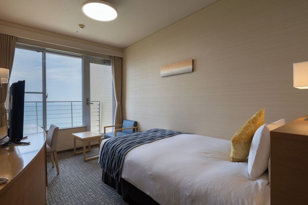 Standard Single Room, Non Smoking, Ocean View (With private bathroom)