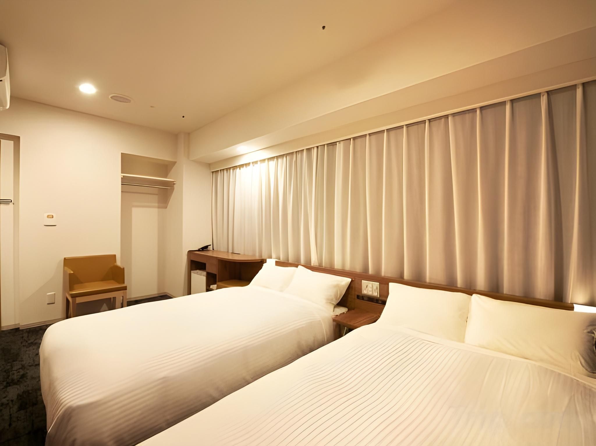 Superior Twin - Non-Smoking