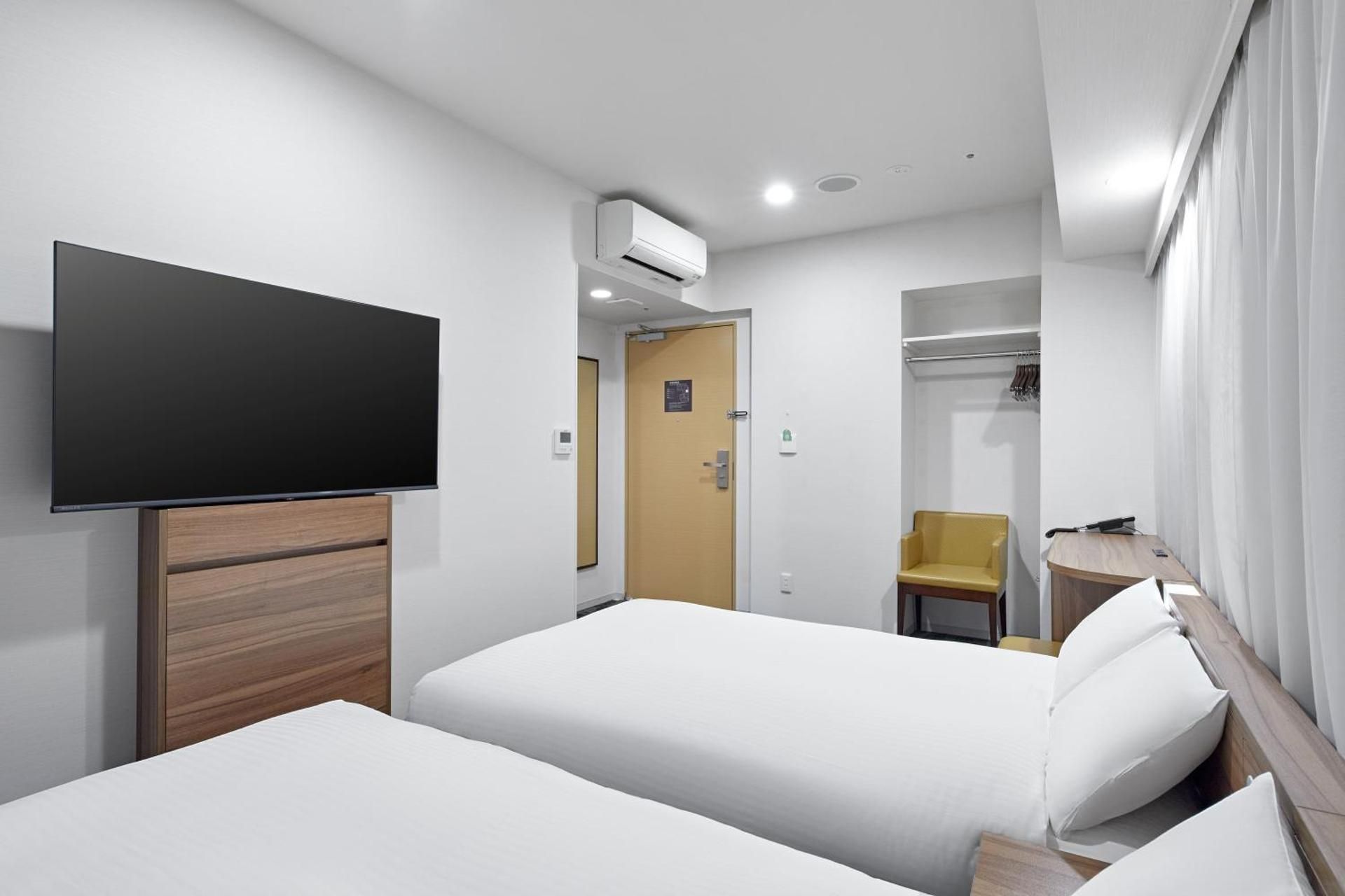 Superior Twin - Non-Smoking