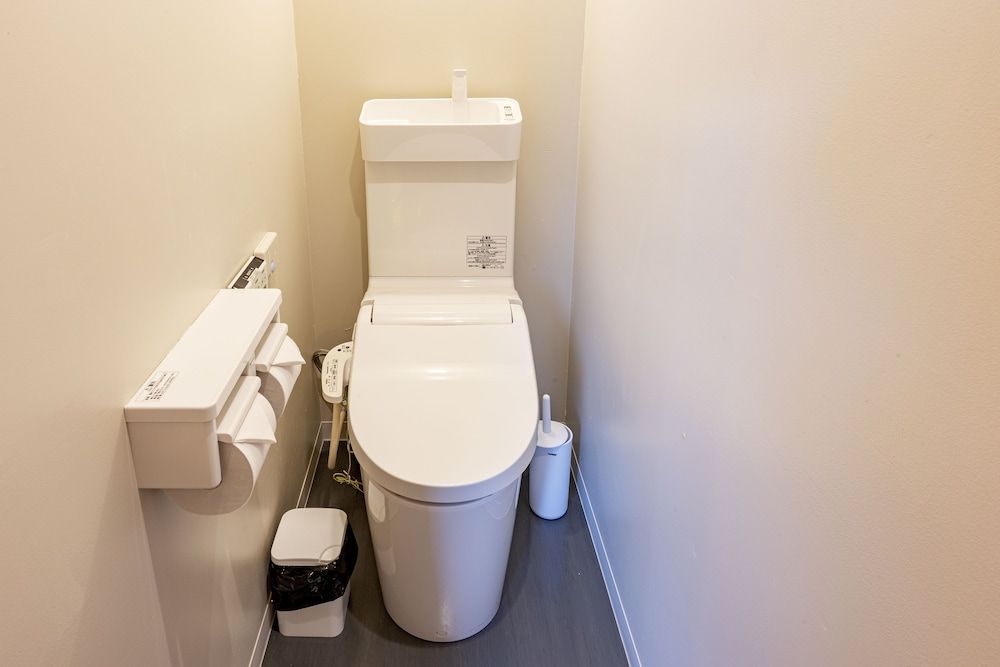Plat Hostel Keikyu Asakusa Station Double Room, Shared Bathroom 5