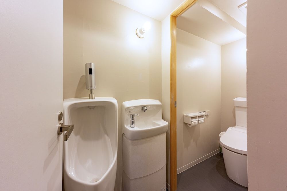 Plat Hostel Keikyu Asakusa Station Double Room, Shared Bathroom 6