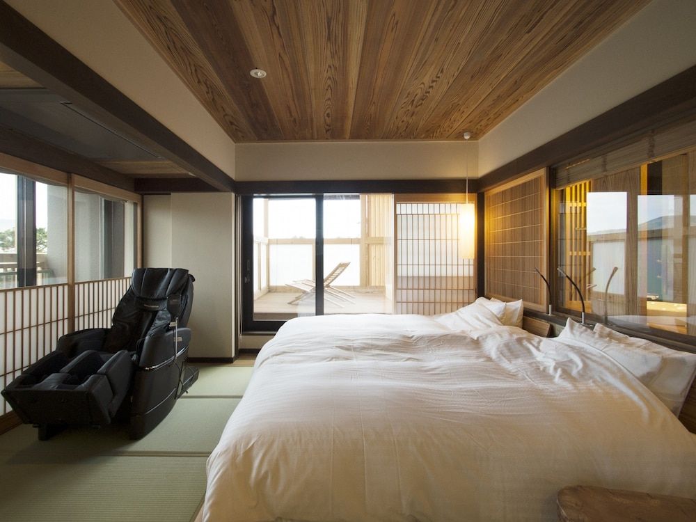 Gora Hanaougi Madoka No Mori Suite,  Japanese breakfast, Check-in only between 3pm-6pm, Non Smoking 2