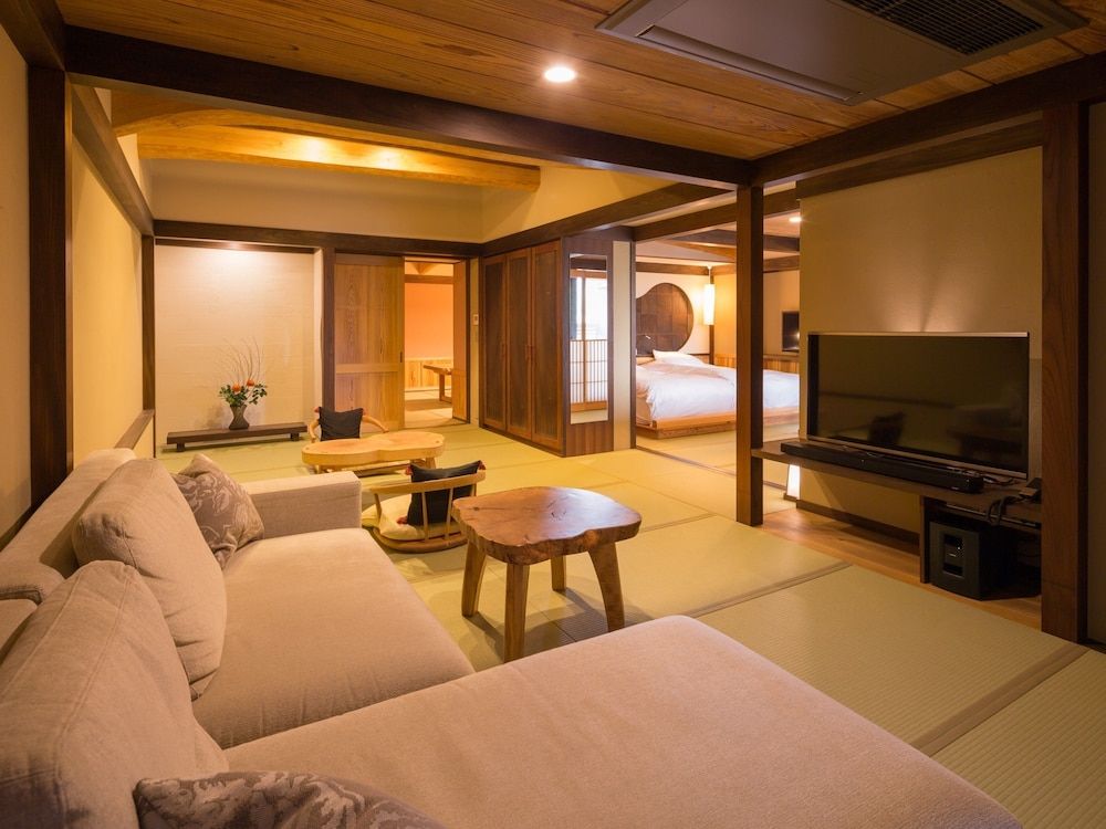 Gora Hanaougi Madoka No Mori Suite,  Japanese breakfast, Check-in only between 3pm-6pm, Non Smoking 7
