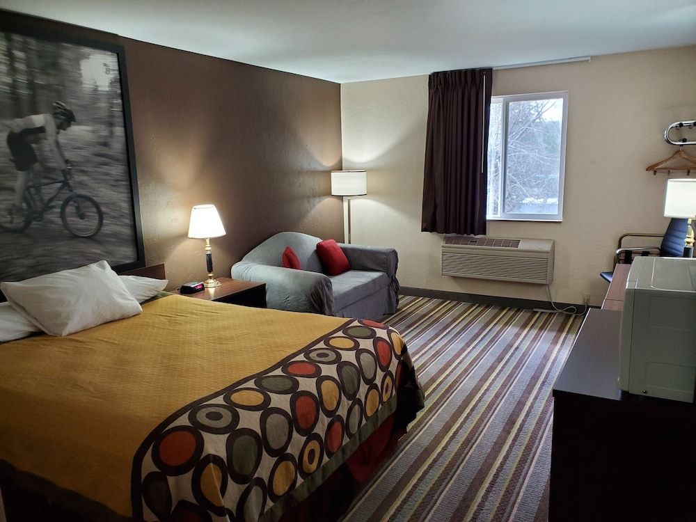 Standard Room, 1 Queen Bed