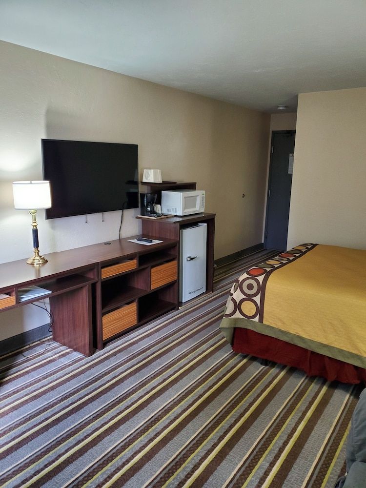 Standard Room, 1 Queen Bed