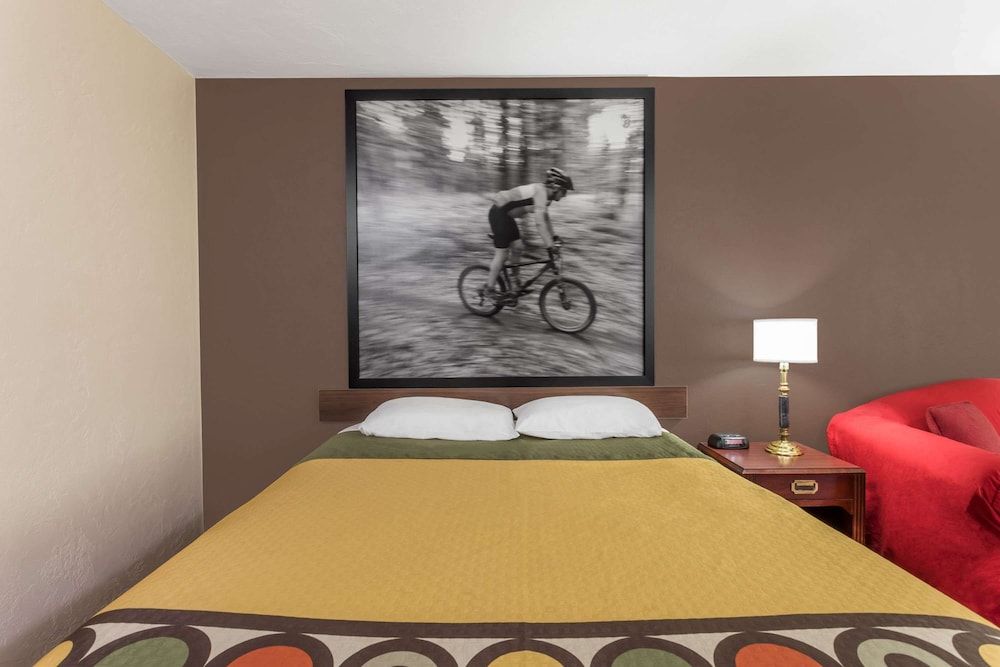 Room, 1 Queen Bed, Non Smoking (Pet-Friendly)