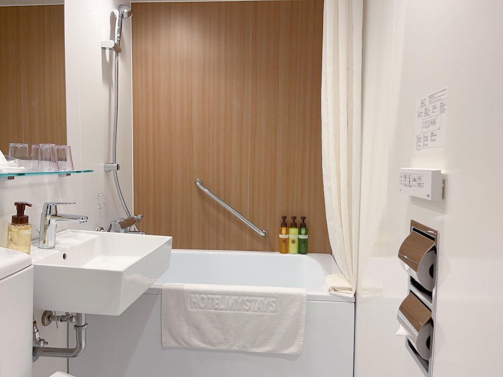 Hotel Mystays Nagoya Nishiki Standard Twin Room, Non Smoking 3