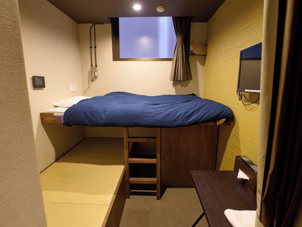 Shared Dormitory, Men only, Non Smoking