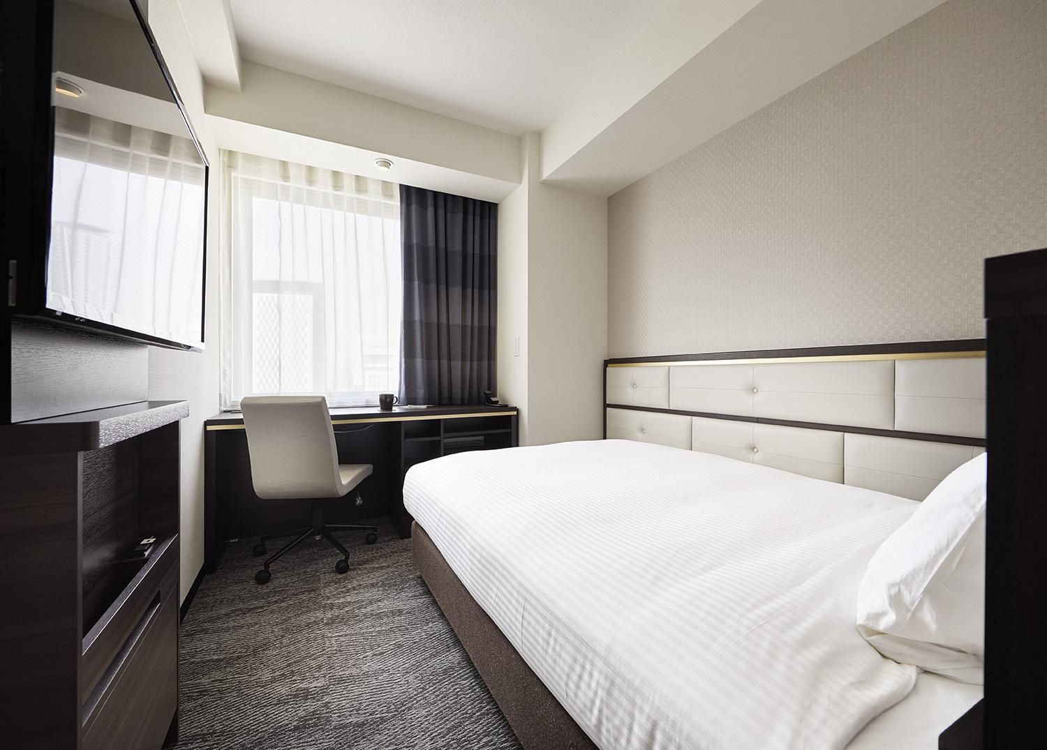 Small Double Non-Smoking