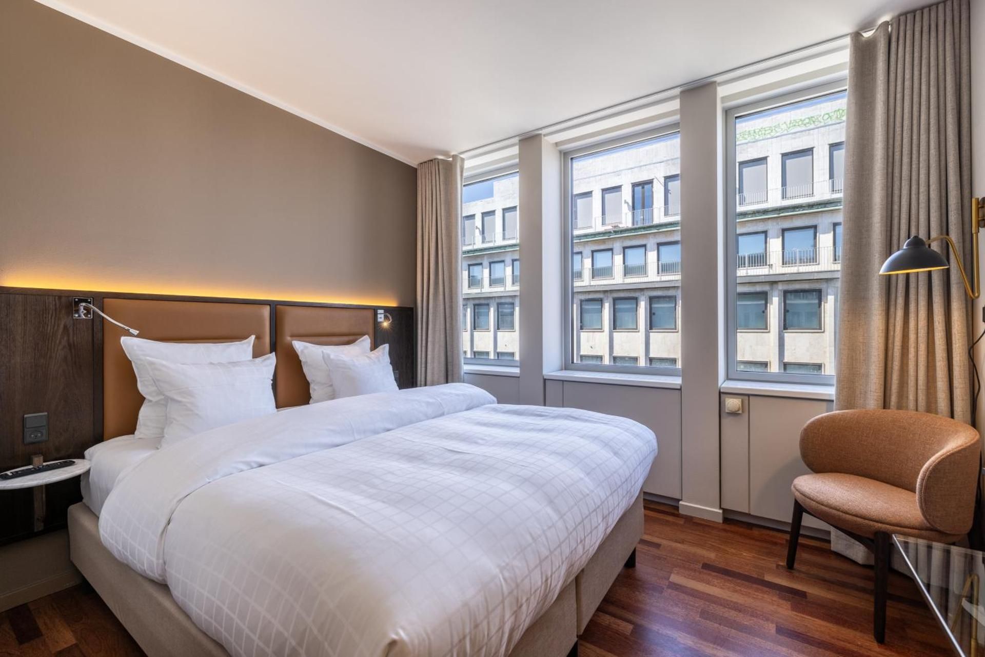 undefined The Square 4