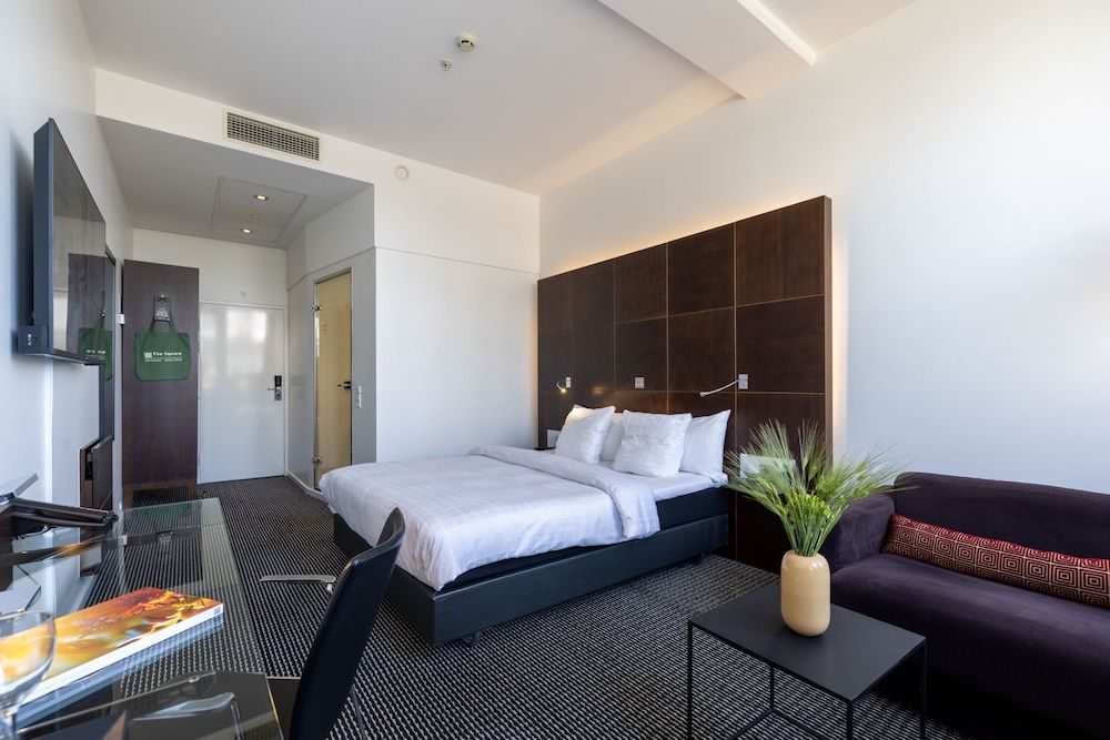 undefined The Square 10