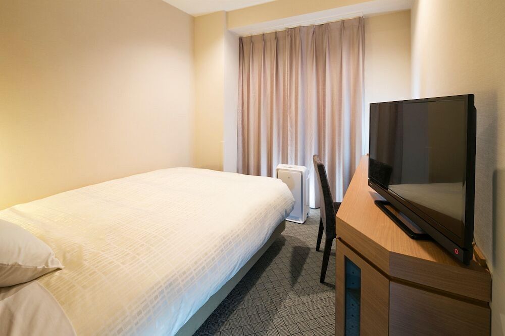 Single Room, Smoking