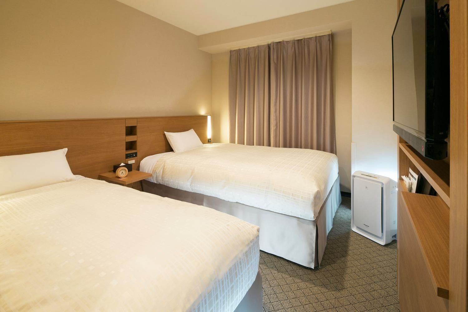Twin Room (2 Adult) - Non-Smoking