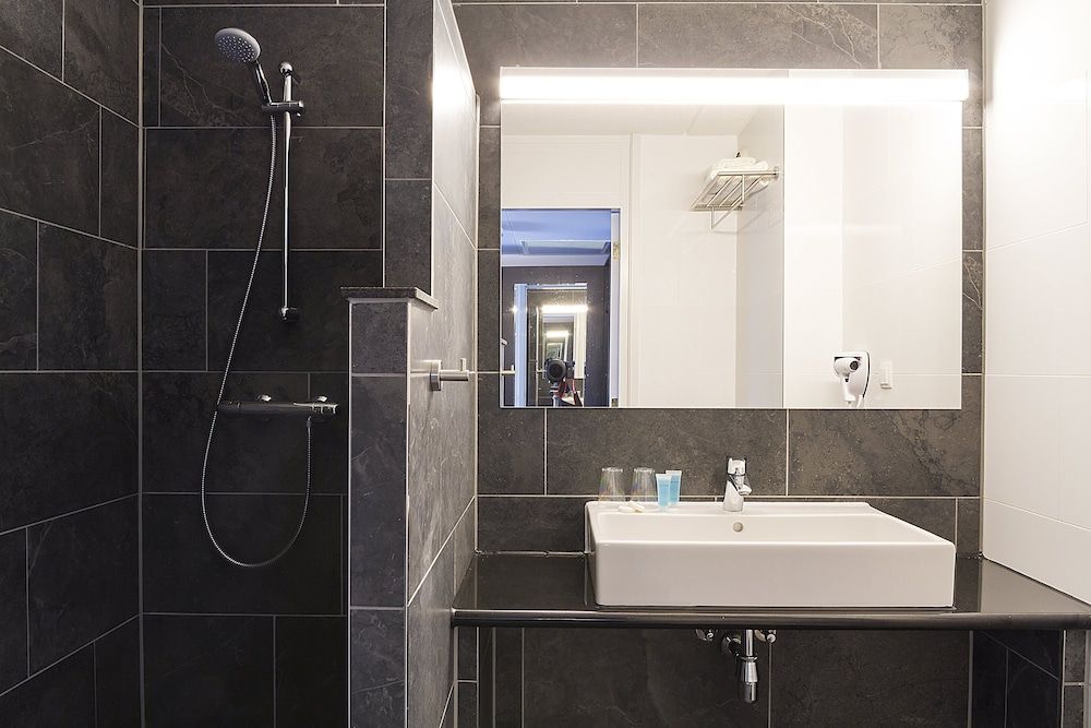 Bastion Hotel Den Haag Rijswijk Deluxe Double Room, 1 King Bed 5