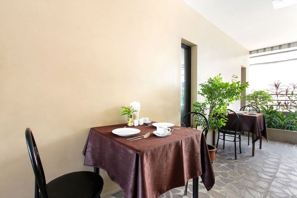 undefined Bally Suite Silom 8