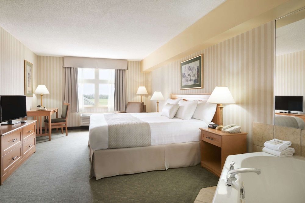 Deluxe Room, 1 Queen Bed