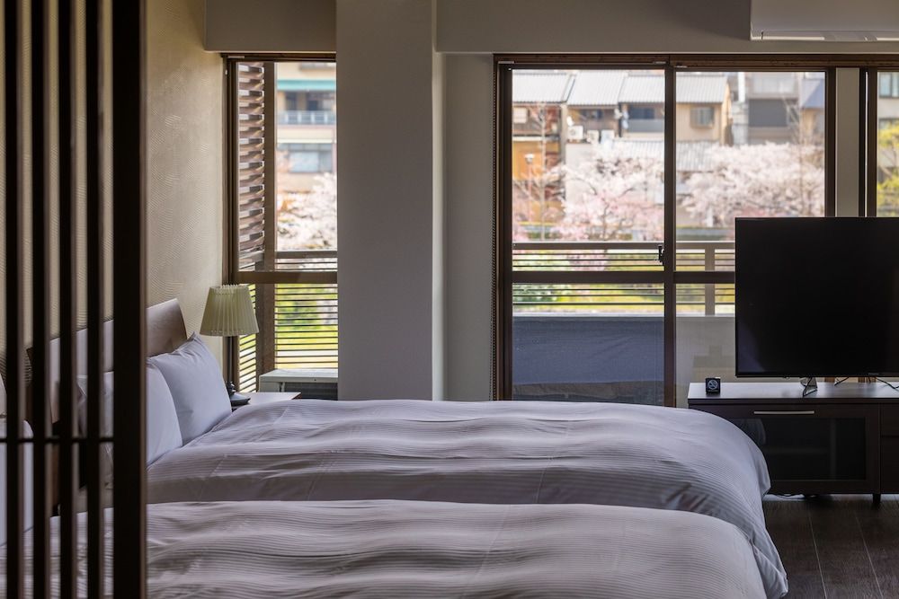 Kyoto Riverview House Kyou-raku Deluxe Room, Balcony, Mountain View 7