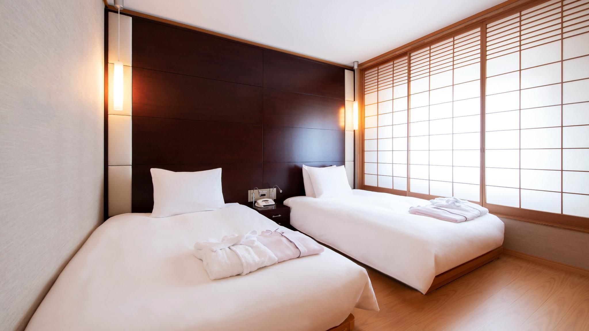 2 Double Japanese Suite