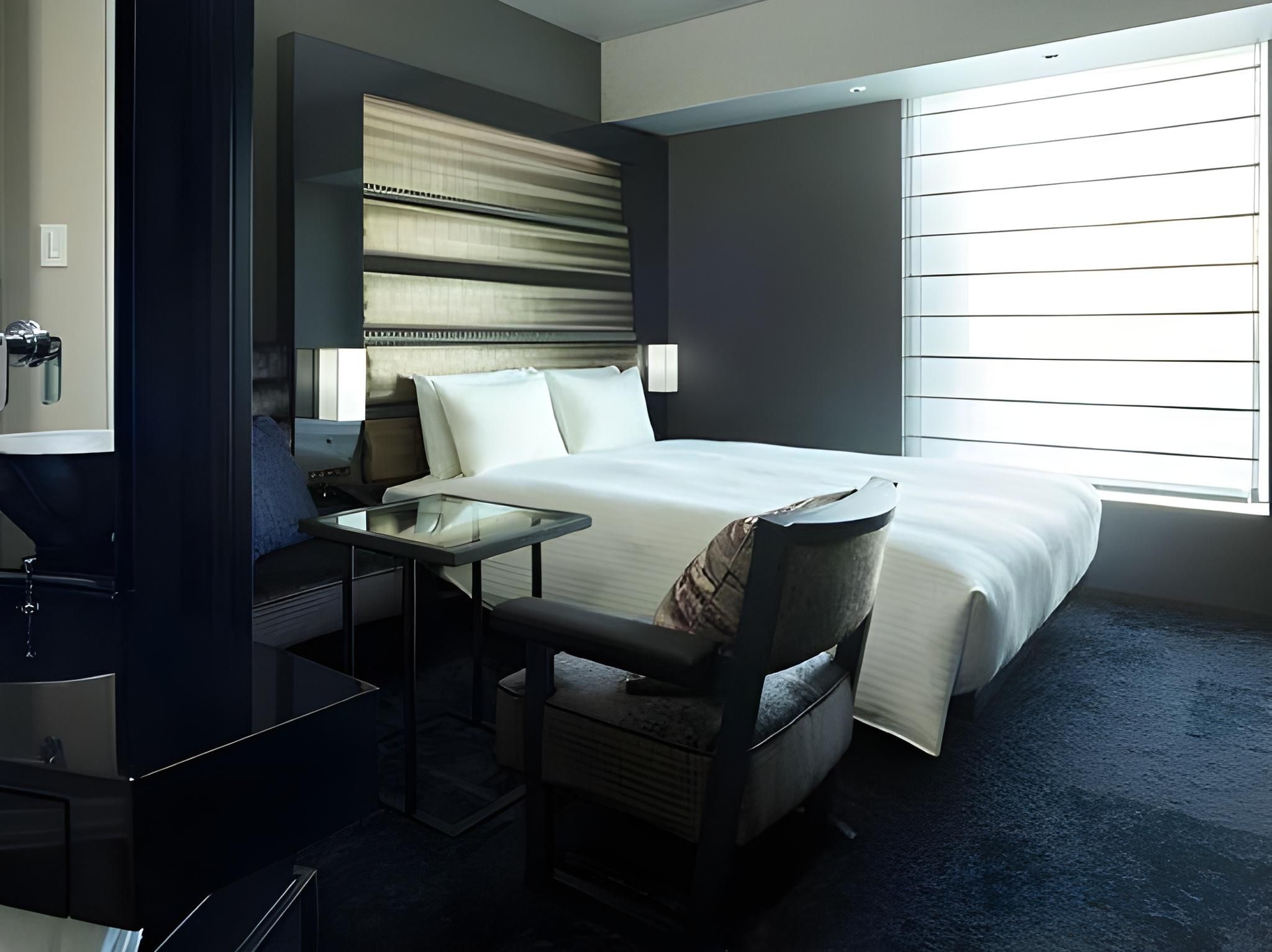 Superior - 1 Queen Bed