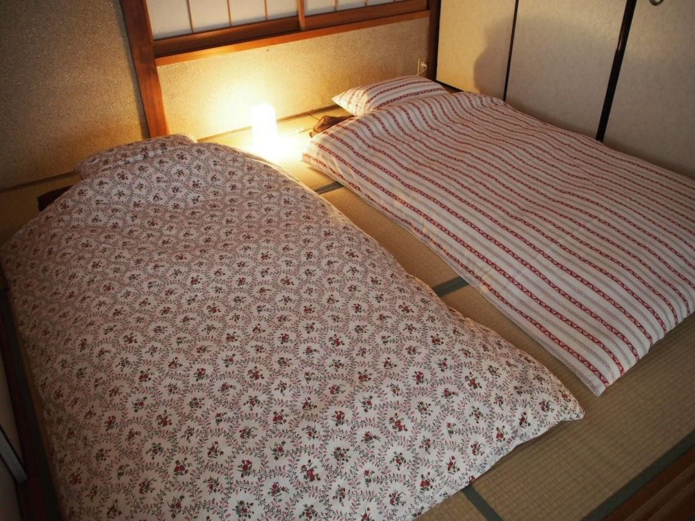 Japanese Style Dormitory Room, Women Only