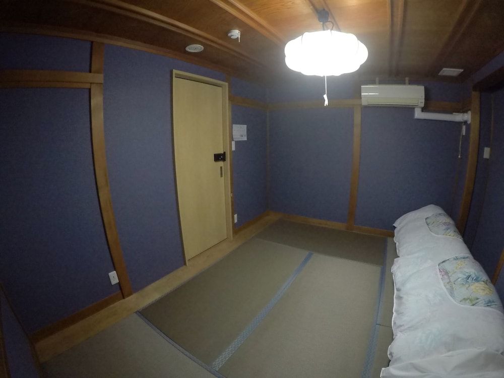Narita Sando Guesthouse - Hostel Private Standard Triple Room, Shared Bathroom 3