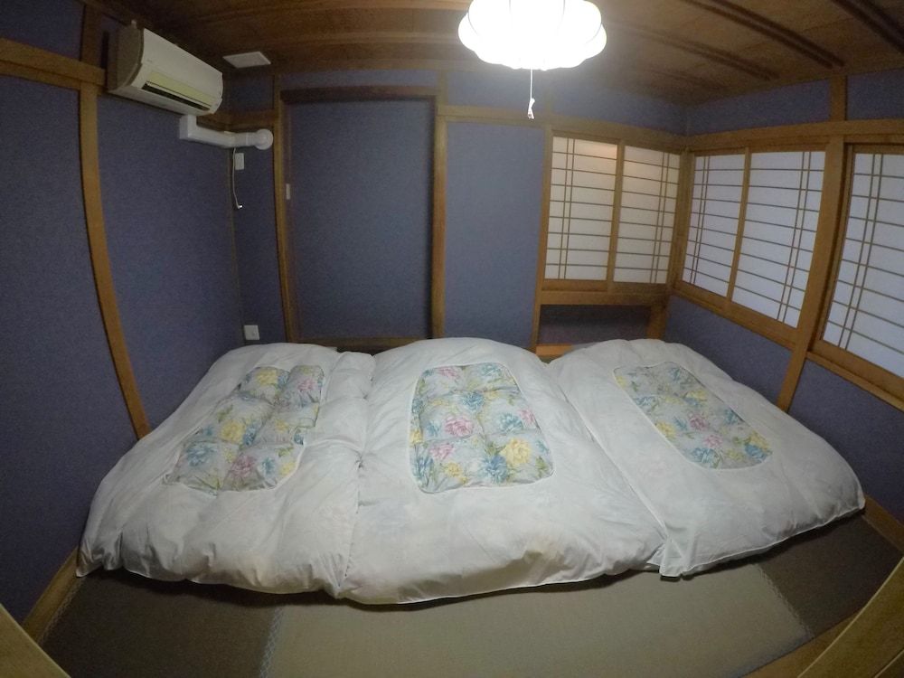 Narita Sando Guesthouse - Hostel Private Standard Triple Room, Shared Bathroom 2