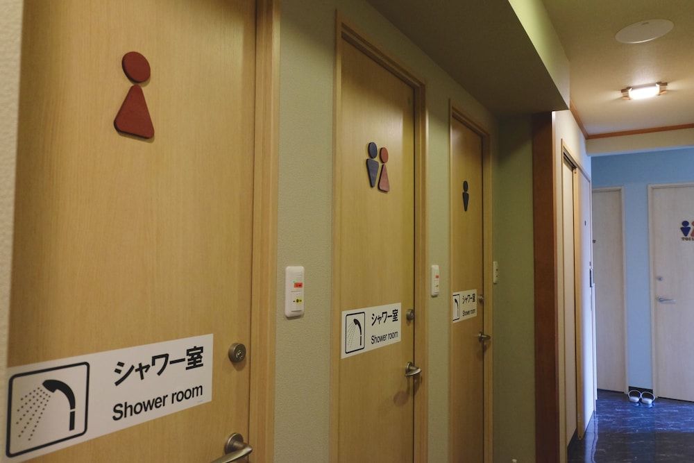 Narita Sando Guesthouse - Hostel Private Standard Triple Room, Shared Bathroom 8