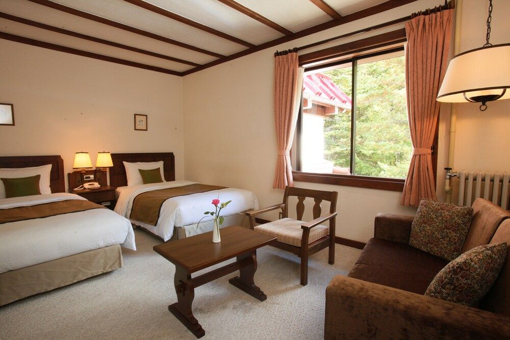 Twin Room B