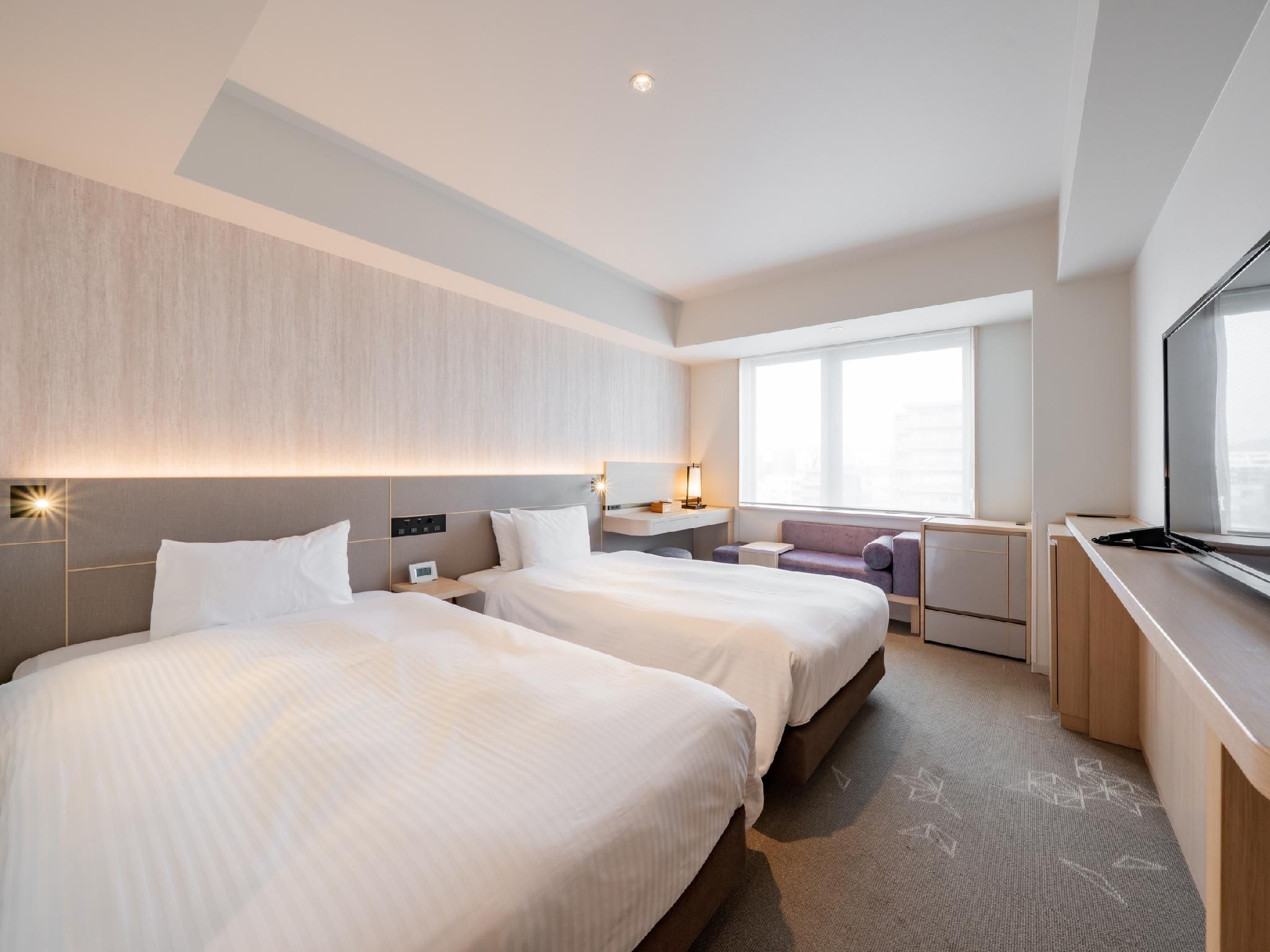 Adjoining 2 Twin Rooms for 4 People - Non-Smoking