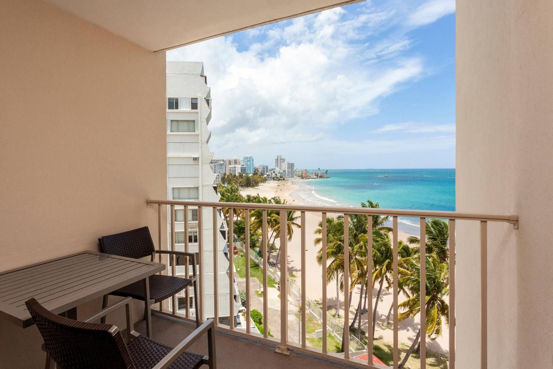 Ocean front, Guest Room, 2 Queen, Oceanfront, Balcony