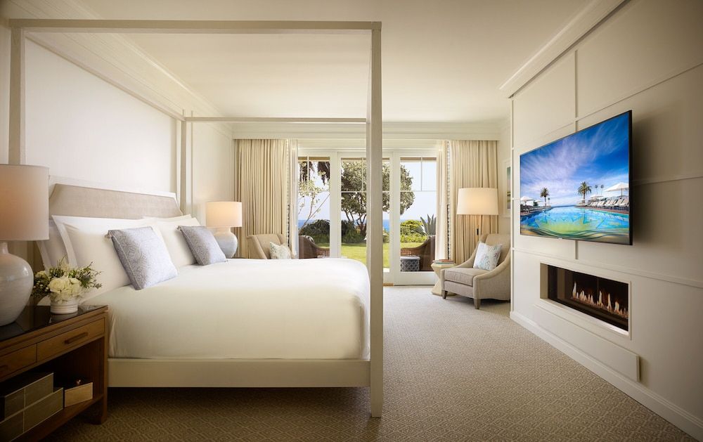 Horizon View King Bungalow Suite