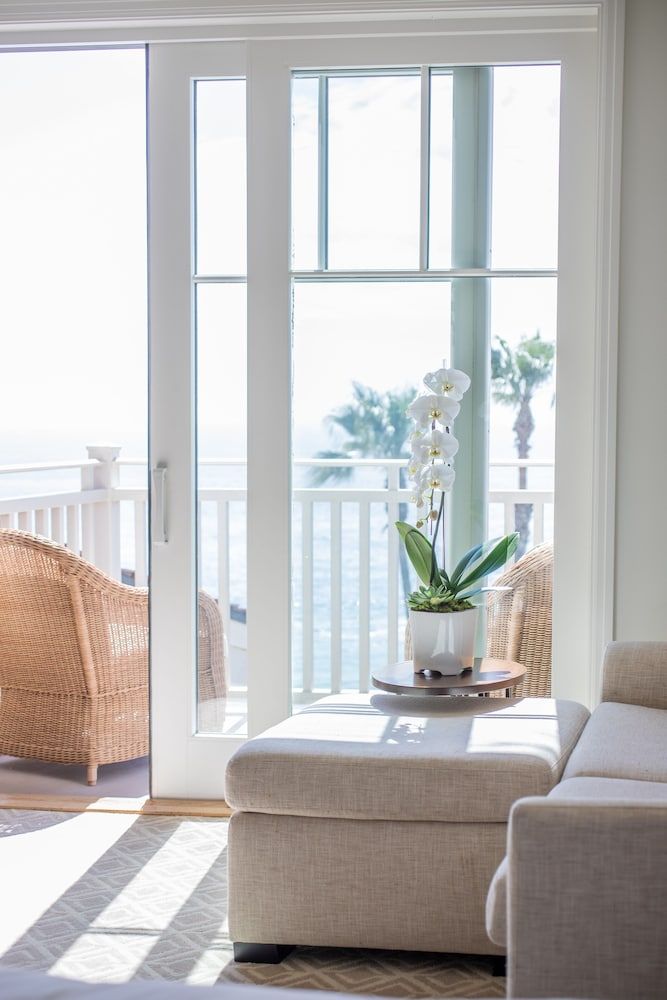 Deluxe Ocean View Queen Queen