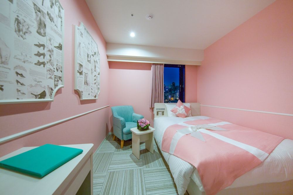 Standard Room, Female only, Non Smoking (Top Floor, Shower Only)