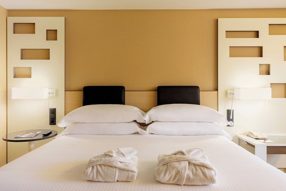 undefined Madrid Marriott Auditorium Hotel & Conference Center 10