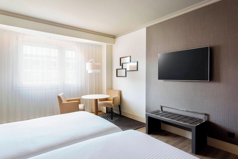 Madrid Marriott Auditorium Hotel & Conference Center Premium Room, 2 Twin Beds 4