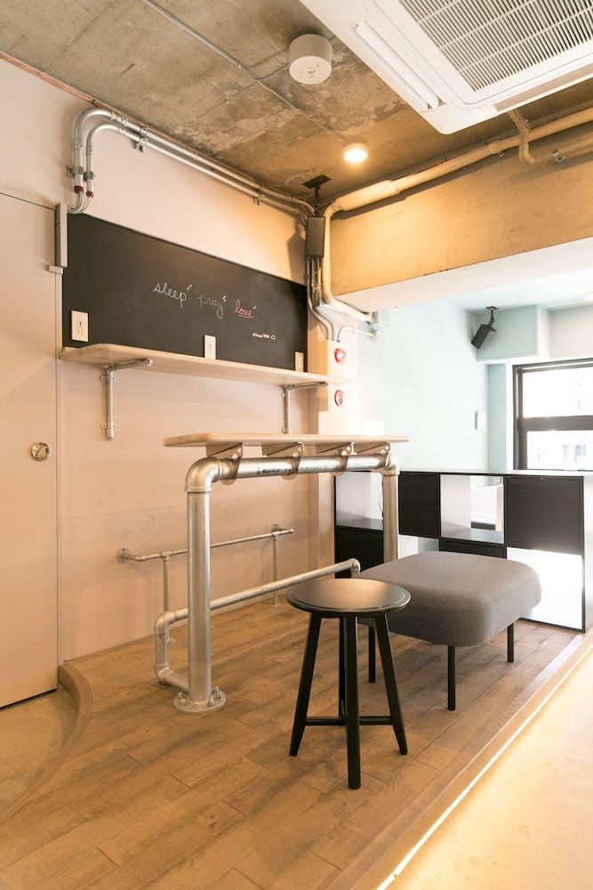 undefined hostel DEN 8