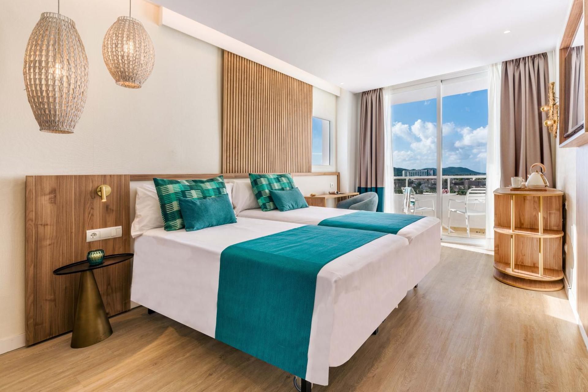 Superior Twin Room with Sea View