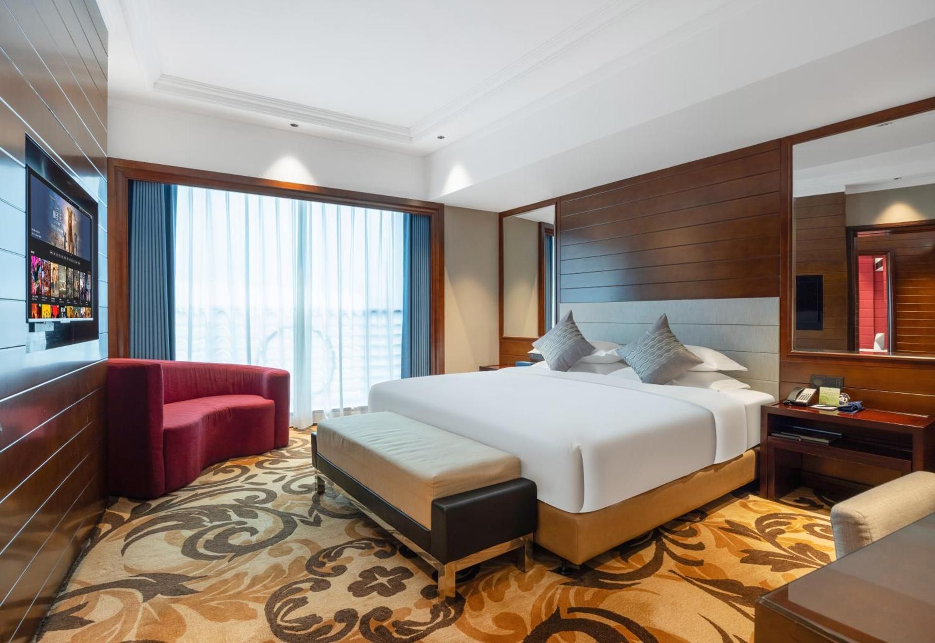 Ocean Superior Business suite room