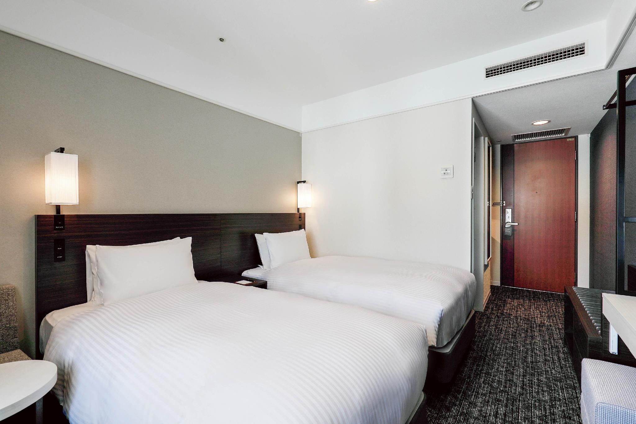 Standard Twin Room with Window