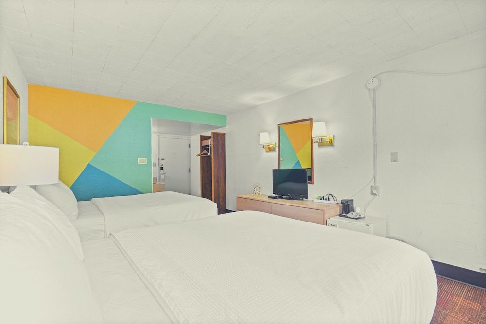 Stardust Motel Wallace Signature Room, 2 Queen Beds 2