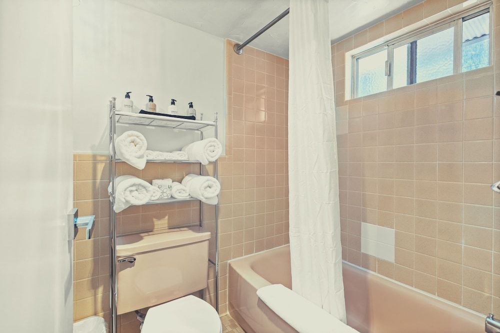 Stardust Motel Wallace Signature Room, 2 Queen Beds 7